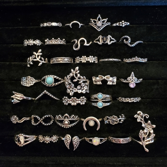 Jewelry - Lot of 35pcs fashion rings